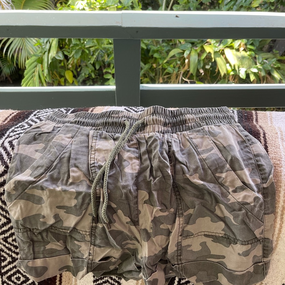 Camo loose short